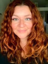 Smoky eyeshadow in the crease only