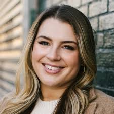 I'm excited to share that I've been promoted to Director of External  Communications for Verizon Business.