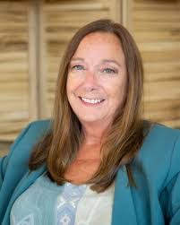 Melissa Meade's Instagram, Twitter & Facebook