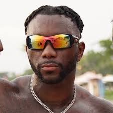 Speed met RGlll and then DUSTED him in a race 👀 (via @ishowspeed)