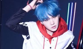 Selain biodata v bts lengkap, kamu bisa membaca biodata jungkook bts, lho. Kian Sukses Di Kancah Musik Internasional Ini Biodata Personil Bts Kumparan Com