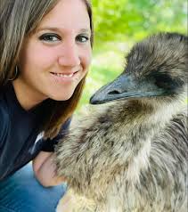 Lost in Silver Meadows, friendly bird named Zezu