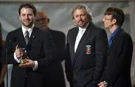 Bee Gees family accepts Grammy Award at Madison Square Garden