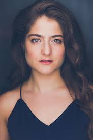 Leslie Roth's Instagram, Twitter & Facebook