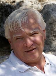 Meyer begann mit dem fußballspielen beim ortsansässigen verein fc sardegna oberhausen. Uber Max Meyer Jenseits Dieser Zeit