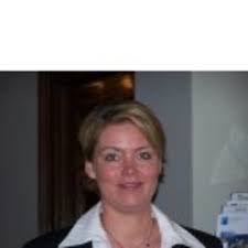 In unseren sieben hausgemeinschaften, in denen je 12 oder 13 bewohnerinnen und bewohner leben, finden menschen mit pflegegraden 2 bis 5 mit und ohne demenz ein zuhause. Alexandra Eibel Arzthelferin Altenpflegehelferin Diakonie Zentrum Oberkassel Dorothee Solle Haus Xing
