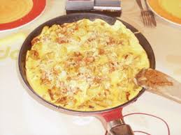 Omelette A L Ancienne Oignon Lardon Pomme De Terre Recette Recettes De Cuisine Omelette Pomme De Terre Recette Omelette