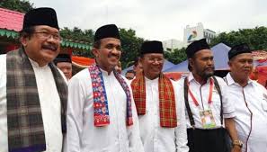 Rumah adat provinsi dki jakarta. 10 Pakaian Adat Jakarta Atau Betawi Penjelasan Keunikan Dan Gambarnya Mediasiana Com Media Pembelajaran Masakini