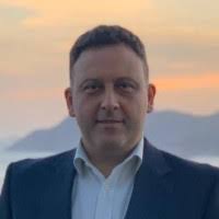 1900+ perfiles de «Perrone»