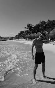 Pin De En Manu Rios Fotos En Playa Fotos De Playa Tumblr Poses De Fotografia Masculinas Ver más ideas sobre poses para fotos hombre, fotos tumblr hombre, poses de fotografía masculinas. pin de en manu rios fotos en playa