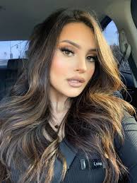 Silvia Barajas (silbeezy)