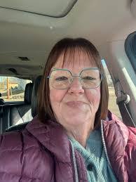 Kari Knight's Instagram, Twitter & Facebook