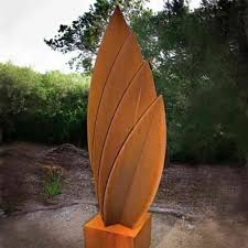 Acier Corten 50 Idees De Deco Jardin Tres Tendance Metal Sculptures Garden Steel Sculpture Metal Garden Art