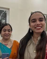 It's my cutie's birthday todayyyy❤️✨ Happy birthday aai! Literally nothing  would have been possible without you. ❤️ @dr.smitapathak @paragpathak15