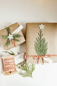 My life hacks for wrapping are gunna change yo life! Natural Holiday Gift Wrap With Greenery Hallstrom Home