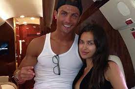 Тези дни всички говорят за ирина шейк и брадли купър, които се разделиха след четиригодишна връзка. Snova Svobodna Irina Shejk I Bredli Kuper Rasstalis Persona Kultura Argumenty I Fakty