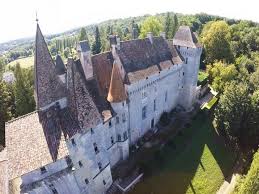 Château du 19ème siècle avec 2 maisons, dans 25 ha, près de bergerac. Chateaux En Dordogne Les Plus Beaux Chateaux A Visiter En Dordogne