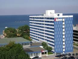 Asezat în zona rafinata din nordul statiunii mamaia, complexul modern este inconjurat de verdeata. Hotel Aurora Mamaia