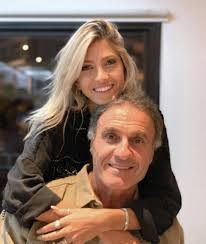 Listen to the best willy crook shows. La Insolita Anecdota De Cande Ruggeri Junto A Un Novio Que No Le Habia Presentado A Su Familia Vino Mi Papa Con El Peluquero Infobae