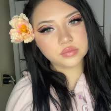 OMG! This valentines throw pillow from Five Below is EVERYTHING!! 😍  #fivebelowfinds #fivebelow #valentines #valentinesdecor #throwpillow #shrek  #donkeyanddragon #funfinds