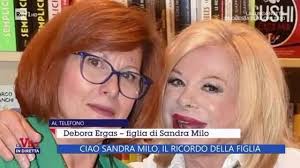 Sandra Milo, parla la figlia Debora: «Per l'ultimo viaggio l'abbiamo  vestita di bianco e le abbiamo messo il rossetto»