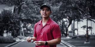 Bukannya disetujui netizen, malah diberikan jawaban menohok yang bikin ngak. Stupid To Guess The Hair Color Of Jokowi S Son Kaesang Eggplant Purple Moss Green Or Gray Exbulletin