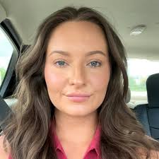 So I love good drama but why is no one talking about this ceo/hr ladys  LinkedIn photo compared to real life… what are those photos 10 years old or  AI? The years