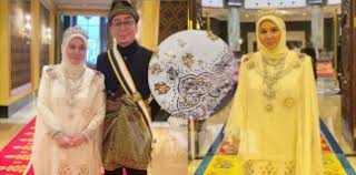 Download as doc, pdf or read online from scribd. Istiadat Pertabalan Agong Ke 16 Archives Mingguan Wanita