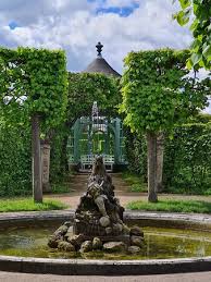 Guests give the sightseeing a thumbs up. Hofgarten Veitshochheim Veitshochheim Aktuelle 2021 Lohnt Es Sich Mit Fotos Tripadvisor
