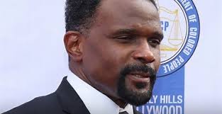 A Man On The Inside' Rounds Out Season 2 Cast With Constance Marie, Gary  Cole, Sam Huntington, 8 More