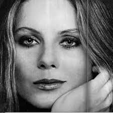 Ela vive irina, uma criminosa que cuida do caixa de uma quadrilha de sequestradores. Pin By Mariana Rainho On Actresses Singer Fashion Vera Beautiful Actresses