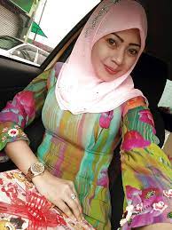 Awek Baju Kurung Ketat Nampak Bra Photo 3