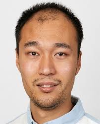 Enhanced Gating Effects in Responsive Sub-nanofluidic Ion Channels