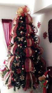 Como Decorar Un Arbol Navideno Con Malla De Red Ideas Para Arboles De Navidad Navidad Dorada Arbol De Navidad Dorado