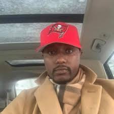 Tityona Lowe (Catch_T_ifucan@)