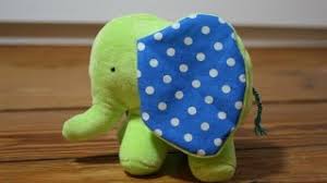 Süßer blauer kuschelelefant aus schachenmayr catania & egypto cotton. Elefant Von Stefanie Perlenfee Mit Kostenlosem Schnittmuster Youtube