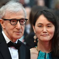 Woody Allens carrière ís nu die tennisbal, zwevend boven het net