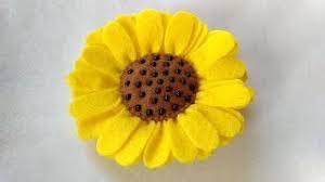 Bunga tumbuhan ini sangat khas: Cara Membuat Bunga Matahari Dari Kain Flanel How To Make Sun Flower Felt Youtube