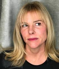 If your fine, straight hair doesn't hold a curl, consider cutting it into a style that has a side or center part and long, feathered bangs that frame the face. 18 Best Layered Hair With Bangs For 2021