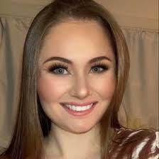 Amber Callahan's Instagram, Twitter & Facebook