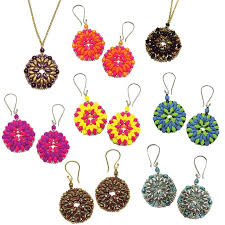 Around The Beading Table Free Superduo Pattern Bead Weaving Tutorials Bead Weaving Patterns Beading Patterns