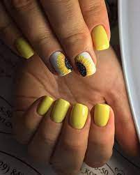 Sun Flower Nail Art Design Sun Flower And Yellow Both Are Associated With The Summers So Why Not Go With Yellow Nails Design Yellow Nail Art Sunflower Nails