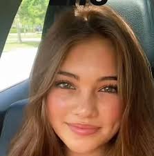 Cristina Bowen's Instagram, Twitter & Facebook