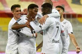 Neste domingo, o lille entra em campo contra o brestois, pela 25ª rodada do campeonato francês, às 13 horas (de. Lille Bate Lens E Abre 4 Pontos Do Psg Na Lideranca Do Campeonato Frances Superesportes
