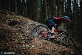 Čisto radi usporedbe uzeli smo veoma popularan model santa cruz megatower čiji je okvir težine 3138g. Trek Slash 8 Review The Return Of The Champion Enduro Mountainbike Magazine