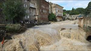 Votez à votre tour : Inondation 2021 Srue De La Garonne La Reole Debordement De La Garonne Et Fortes Crues Youtube