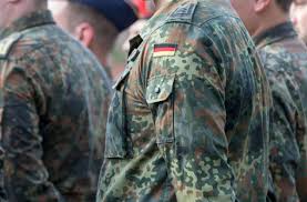 Ausgezeichnet werden angehörige der bundeswehr, der polizei und zivilen expertinnen und experten in internationalen friedensmissionen. Afghanistan Bundeswehr Muss Bei Abzug Auch Bier Zuruckholen Politik Stuttgarter Zeitung