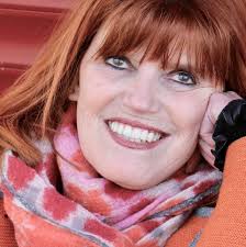 Mein Name ist Zoran Lucić, in Österreich lebe ich seit 1999 und komme aus  Kroatien von einer kleinen touristischen Stadt an der Adria, namens Poreč!  Vielen Dank für den Empfang in der