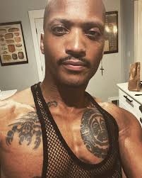 Ryan Buie-Jones 🇳🇬🏴󠁧󠁢󠁳󠁣󠁴󠁿🇯🇲🇺🇸🏳️‍🌈 (@ryllo_jones) • Instagram  photos and videos