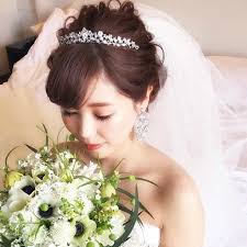 結婚式の花嫁髪型 2020年最新版 ウェディングドレスや和装に合うヘアスタイル別アレンジまとめ みんなのウェディングニュース ウェディング ヘアスタイル 花嫁 髪型 ブライダル 髪型